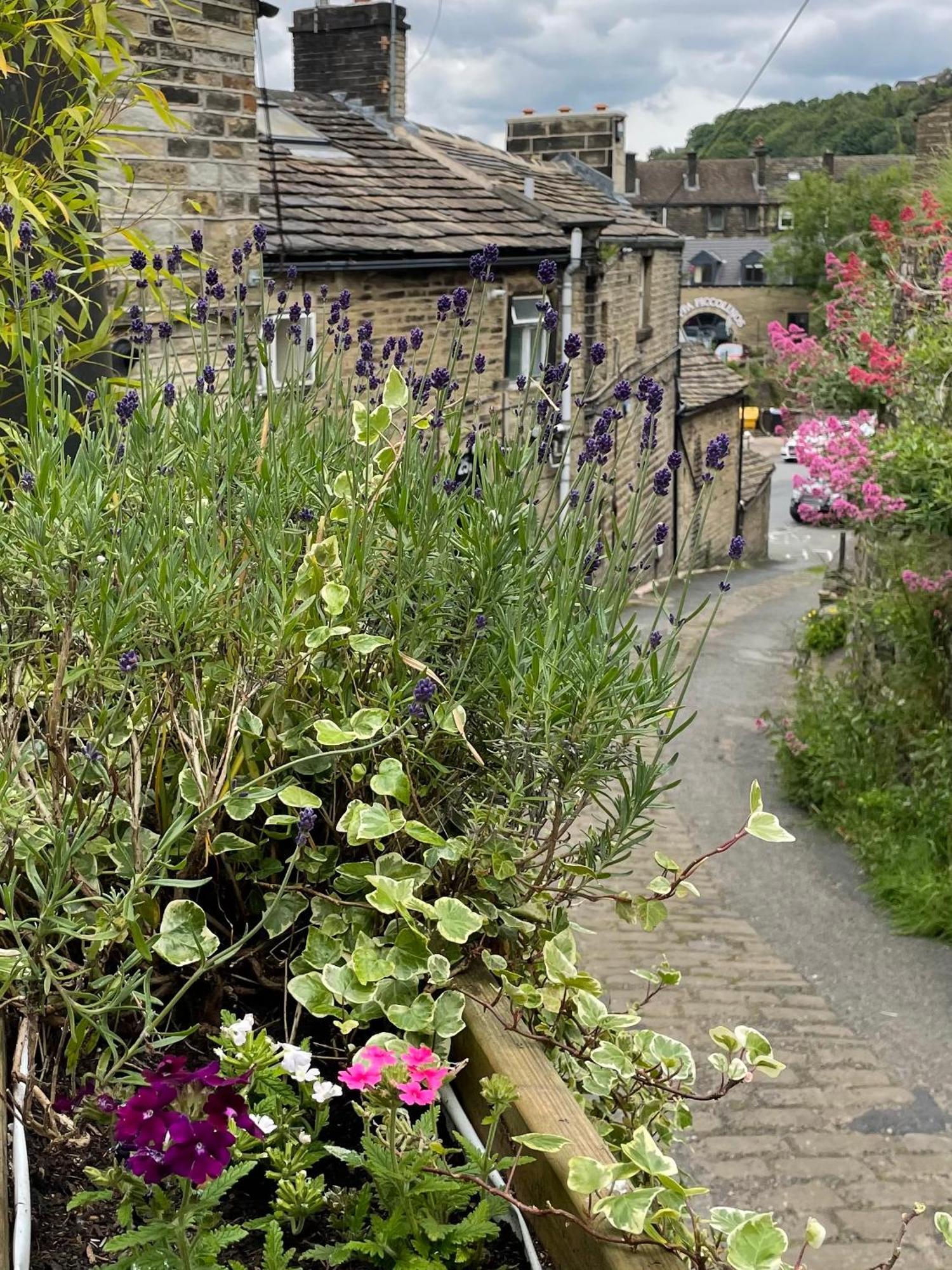 The Therapy Rooms Holmfirth Holiday Let Bagian luar foto