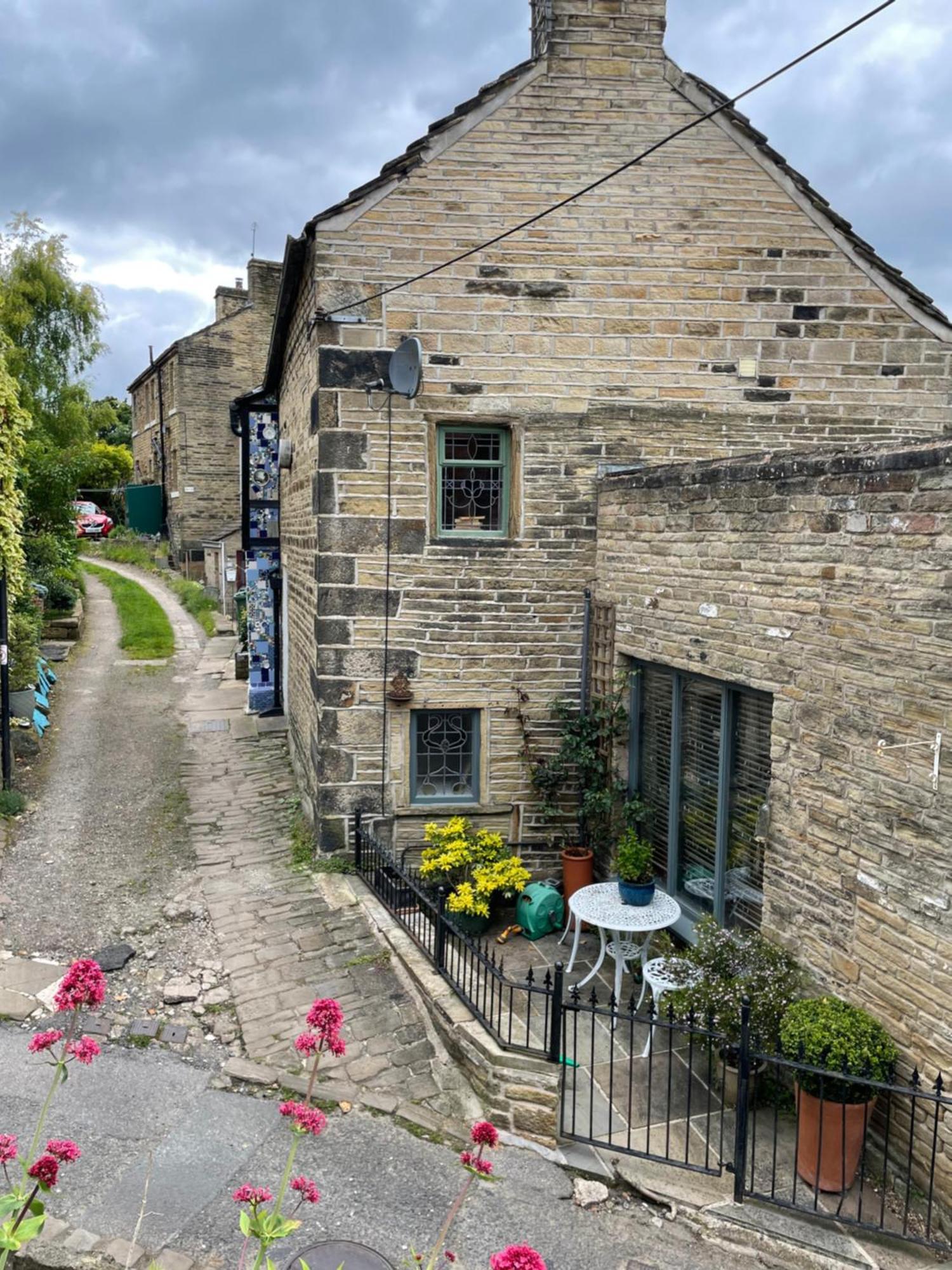 The Therapy Rooms Holmfirth Holiday Let Bagian luar foto